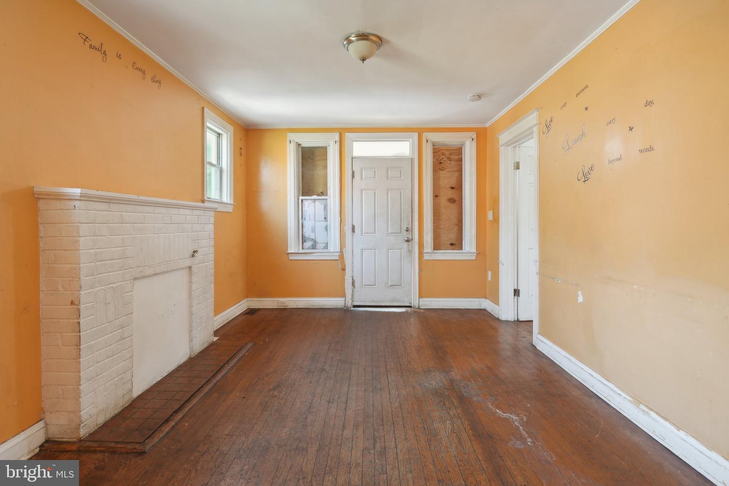 515 LEBAUM ST SE, WASHINGTON, District Of Columbia 20032, 4 Bedrooms Bedrooms, ,2 BathroomsBathrooms,Residential,For sale,515 LEBAUM ST SE,DCDC2153884 MLS # DCDC2153884