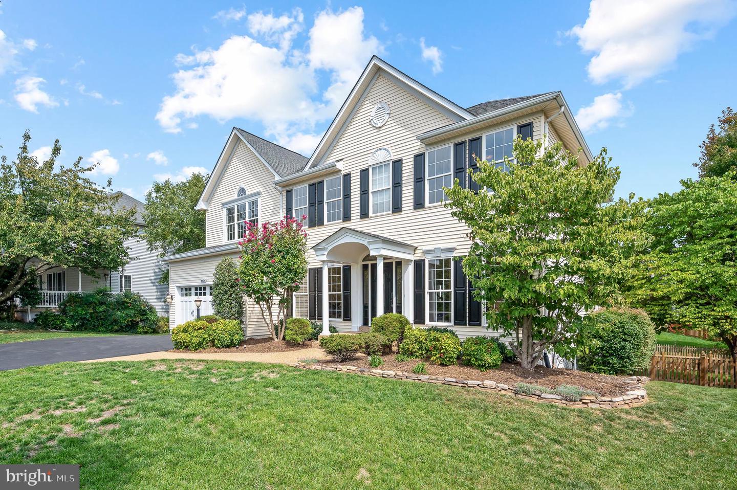 20626 HIDDENGROVE CT, ASHBURN, Virginia 20147, 4 Bedrooms Bedrooms, ,3 BathroomsBathrooms,Residential,For sale,20626 HIDDENGROVE CT,VALO2080036 MLS # VALO2080036