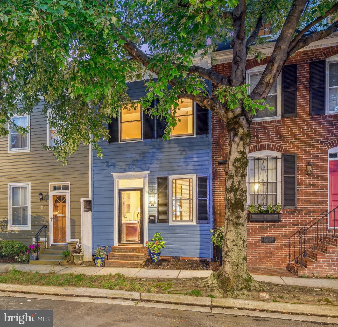 914 PENDLETON ST, ALEXANDRIA, Virginia 22314, 2 Bedrooms Bedrooms, ,2 BathroomsBathrooms,Residential,For sale,914 PENDLETON ST,VAAX2038346 MLS # VAAX2038346