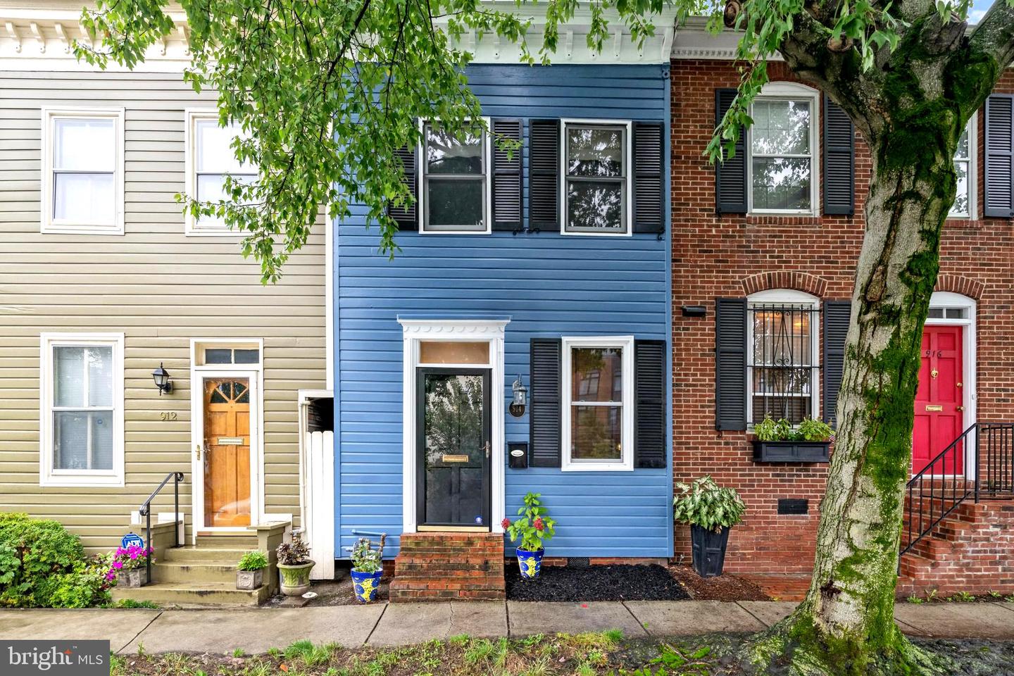 914 PENDLETON ST, ALEXANDRIA, Virginia 22314, 2 Bedrooms Bedrooms, ,2 BathroomsBathrooms,Residential,For sale,914 PENDLETON ST,VAAX2038346 MLS # VAAX2038346