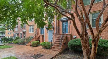 545 COLECROFT CT, ALEXANDRIA, Virginia 22314, 2 Bedrooms Bedrooms, ,1 BathroomBathrooms,Residential,For sale,545 COLECROFT CT,VAAX2038388 MLS # VAAX2038388