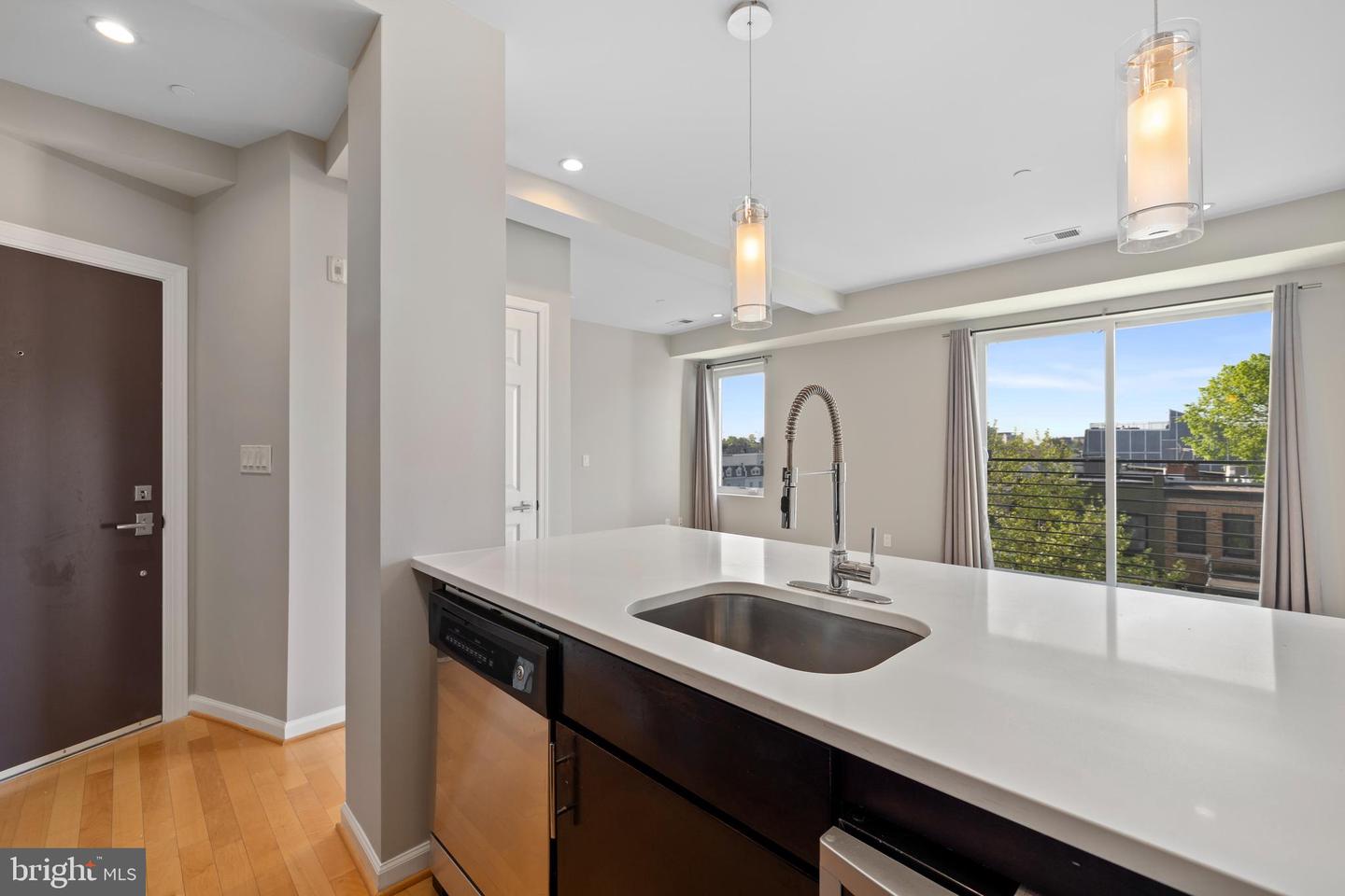 329 RHODE ISLAND AVE NE #303, WASHINGTON, District Of Columbia 20002, 2 Bedrooms Bedrooms, 7 Rooms Rooms,2 BathroomsBathrooms,Residential,For sale,329 RHODE ISLAND AVE NE #303,DCDC2161520 MLS # DCDC2161520