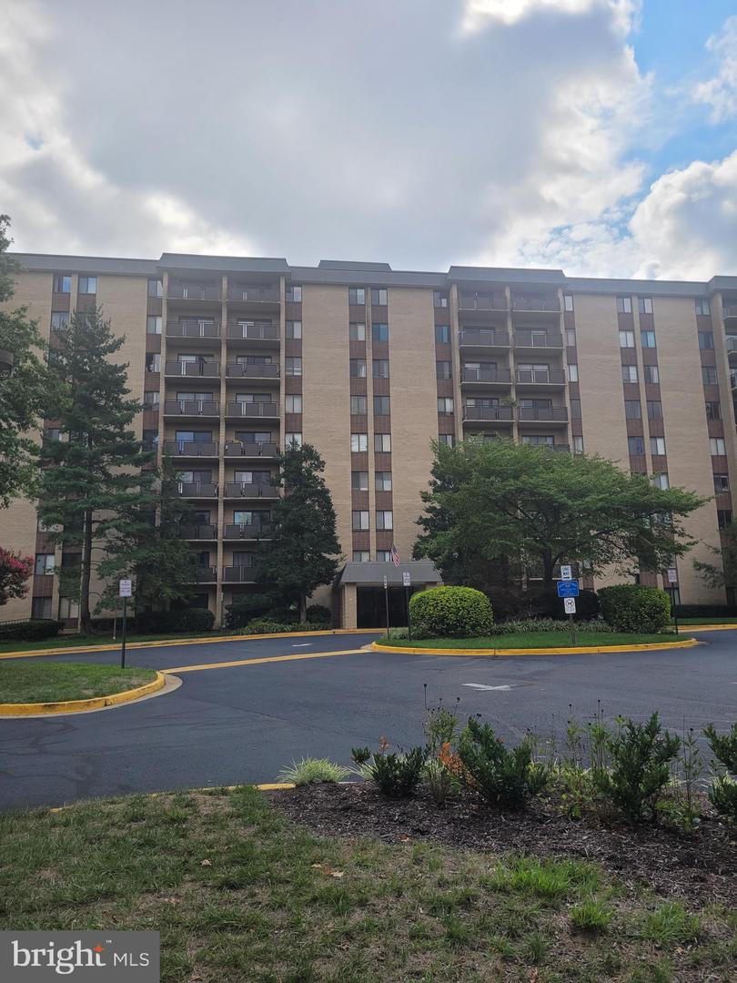 3101 S MANCHESTER ST #404, FALLS CHURCH, Virginia 22044, 1 Bedroom Bedrooms, ,1 BathroomBathrooms,Residential,For sale,3101 S MANCHESTER ST #404,VAFX2204444 MLS # VAFX2204444