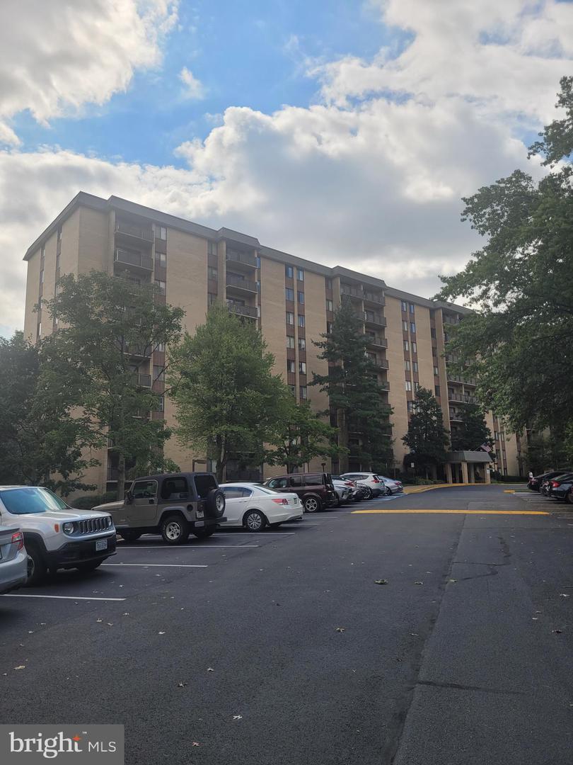 3101 S MANCHESTER ST #404, FALLS CHURCH, Virginia 22044, 1 Bedroom Bedrooms, ,1 BathroomBathrooms,Residential,For sale,3101 S MANCHESTER ST #404,VAFX2204444 MLS # VAFX2204444