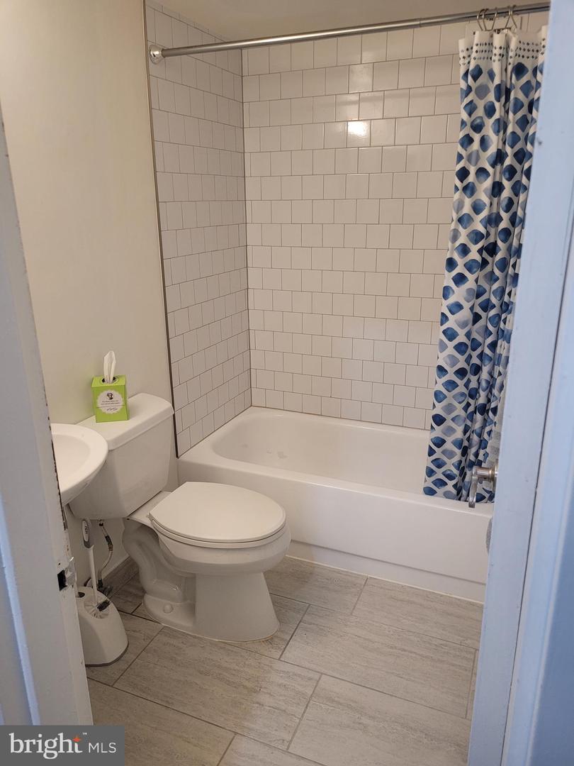 3101 S MANCHESTER ST #404, FALLS CHURCH, Virginia 22044, 1 Bedroom Bedrooms, ,1 BathroomBathrooms,Residential,For sale,3101 S MANCHESTER ST #404,VAFX2204444 MLS # VAFX2204444