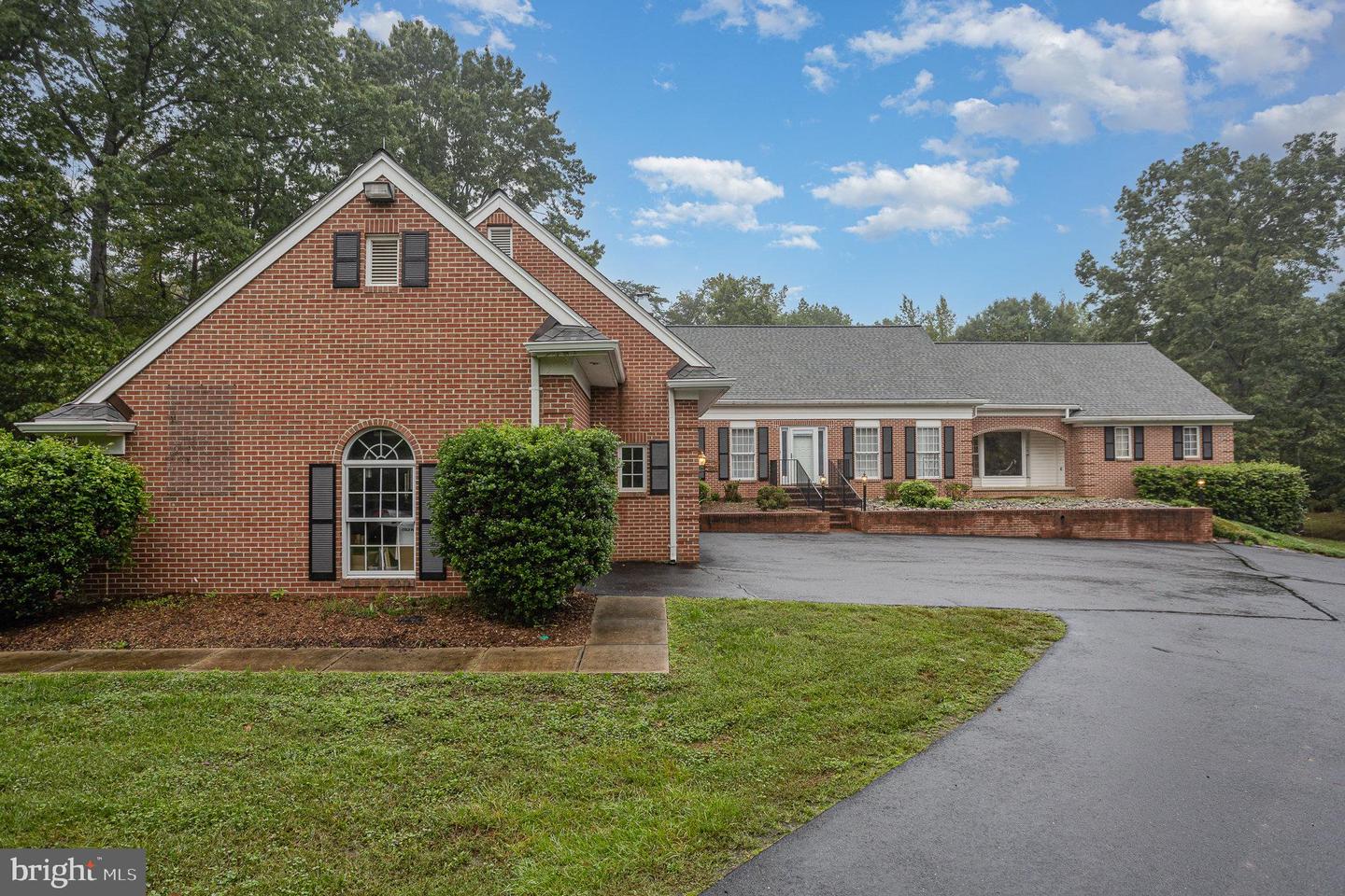 76 ROLLINSWOOD LN, STAFFORD, Virginia 22554, 4 Bedrooms Bedrooms, ,2 BathroomsBathrooms,Residential,For sale,76 ROLLINSWOOD LN,VAST2032316 MLS # VAST2032316