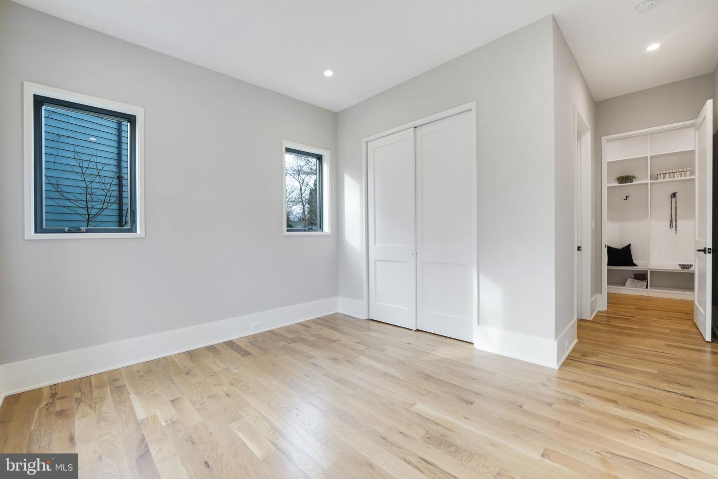 2813 N KENSINGTON ST, ARLINGTON, Virginia 22207, 6 Bedrooms Bedrooms, ,6 BathroomsBathrooms,Residential,For sale,2813 N KENSINGTON ST,VAAR2049280 MLS # VAAR2049280