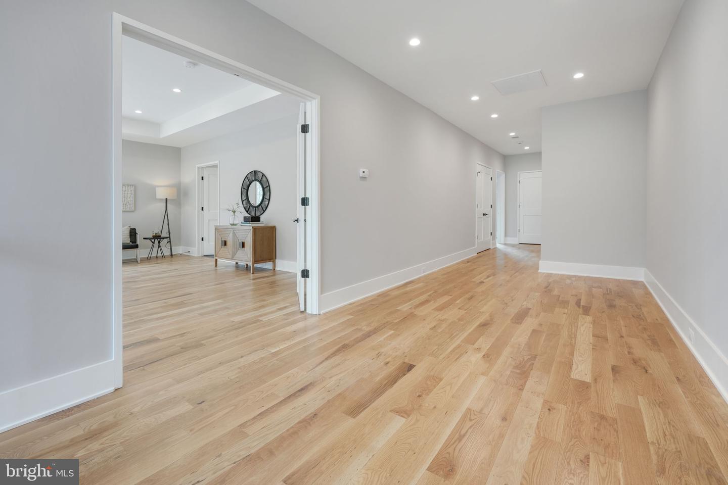 2813 N KENSINGTON ST, ARLINGTON, Virginia 22207, 6 Bedrooms Bedrooms, ,6 BathroomsBathrooms,Residential,For sale,2813 N KENSINGTON ST,VAAR2049280 MLS # VAAR2049280