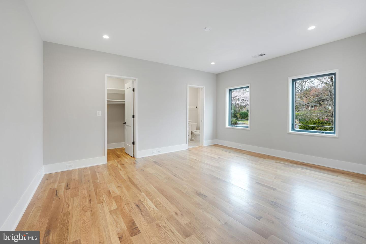 2813 N KENSINGTON ST, ARLINGTON, Virginia 22207, 6 Bedrooms Bedrooms, ,6 BathroomsBathrooms,Residential,For sale,2813 N KENSINGTON ST,VAAR2049280 MLS # VAAR2049280