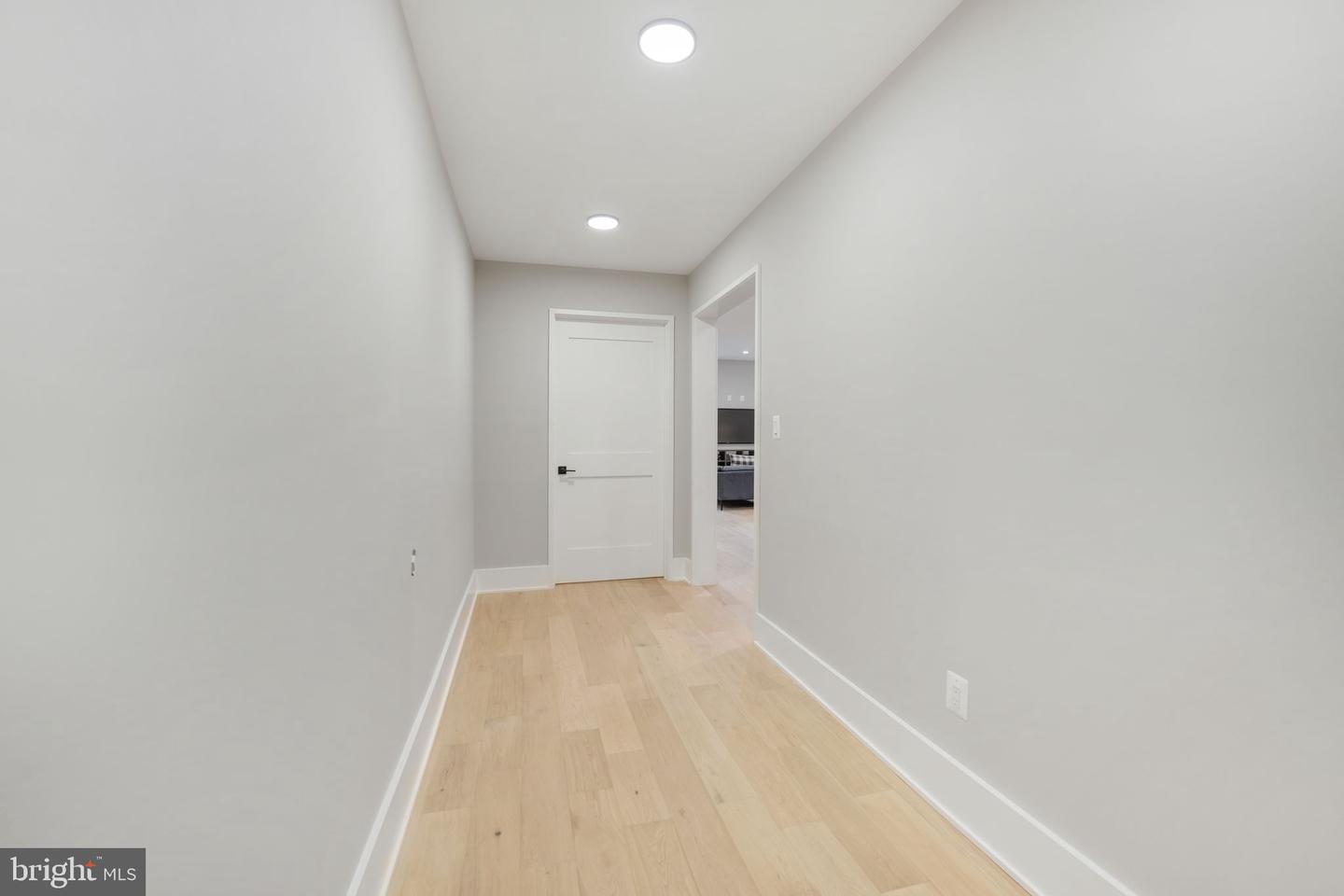 2813 N KENSINGTON ST, ARLINGTON, Virginia 22207, 6 Bedrooms Bedrooms, ,6 BathroomsBathrooms,Residential,For sale,2813 N KENSINGTON ST,VAAR2049280 MLS # VAAR2049280