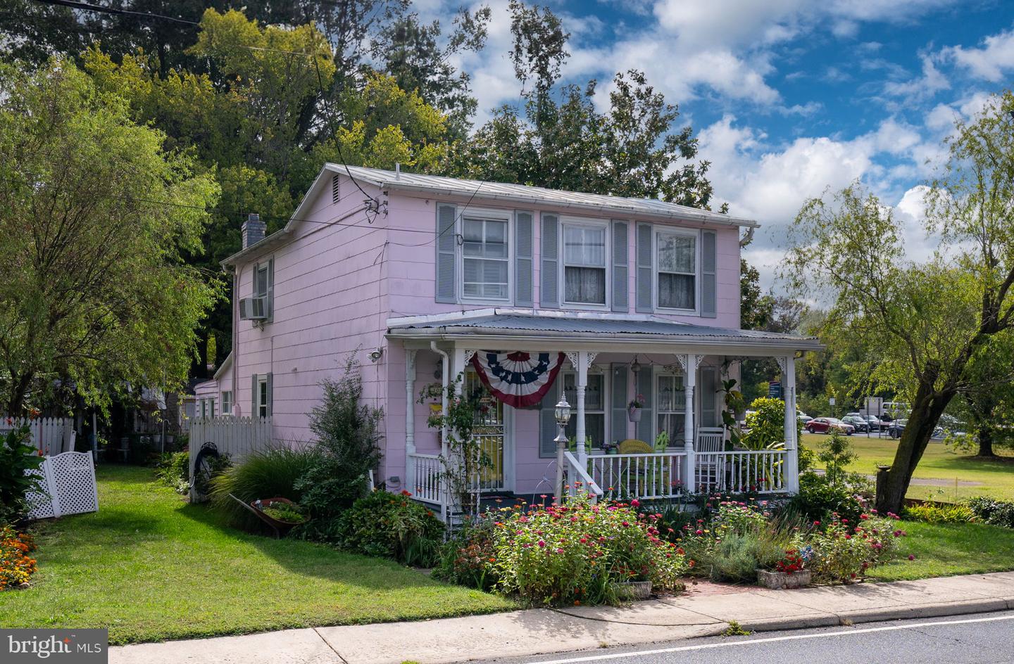 100 CAMBRIDGE ST, FREDERICKSBURG, Virginia 22405, 3 Bedrooms Bedrooms, ,1 BathroomBathrooms,Residential,For sale,100 CAMBRIDGE ST,VAST2030426 MLS # VAST2030426