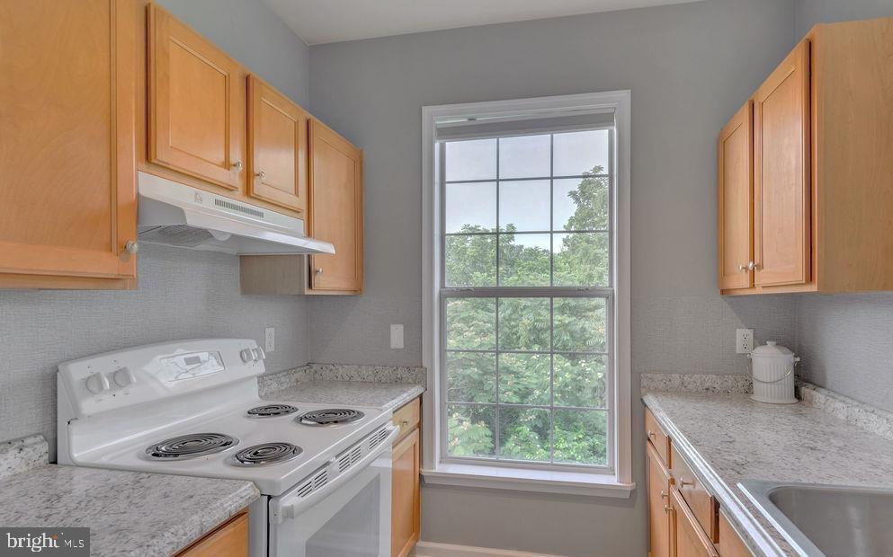 310 RIVERBEND DR #4C, CHARLOTTESVILLE, Virginia 22911, 1 Bedroom Bedrooms, ,1 BathroomBathrooms,Residential,For sale,310 RIVERBEND DR #4C,VAAB2000758 MLS # VAAB2000758