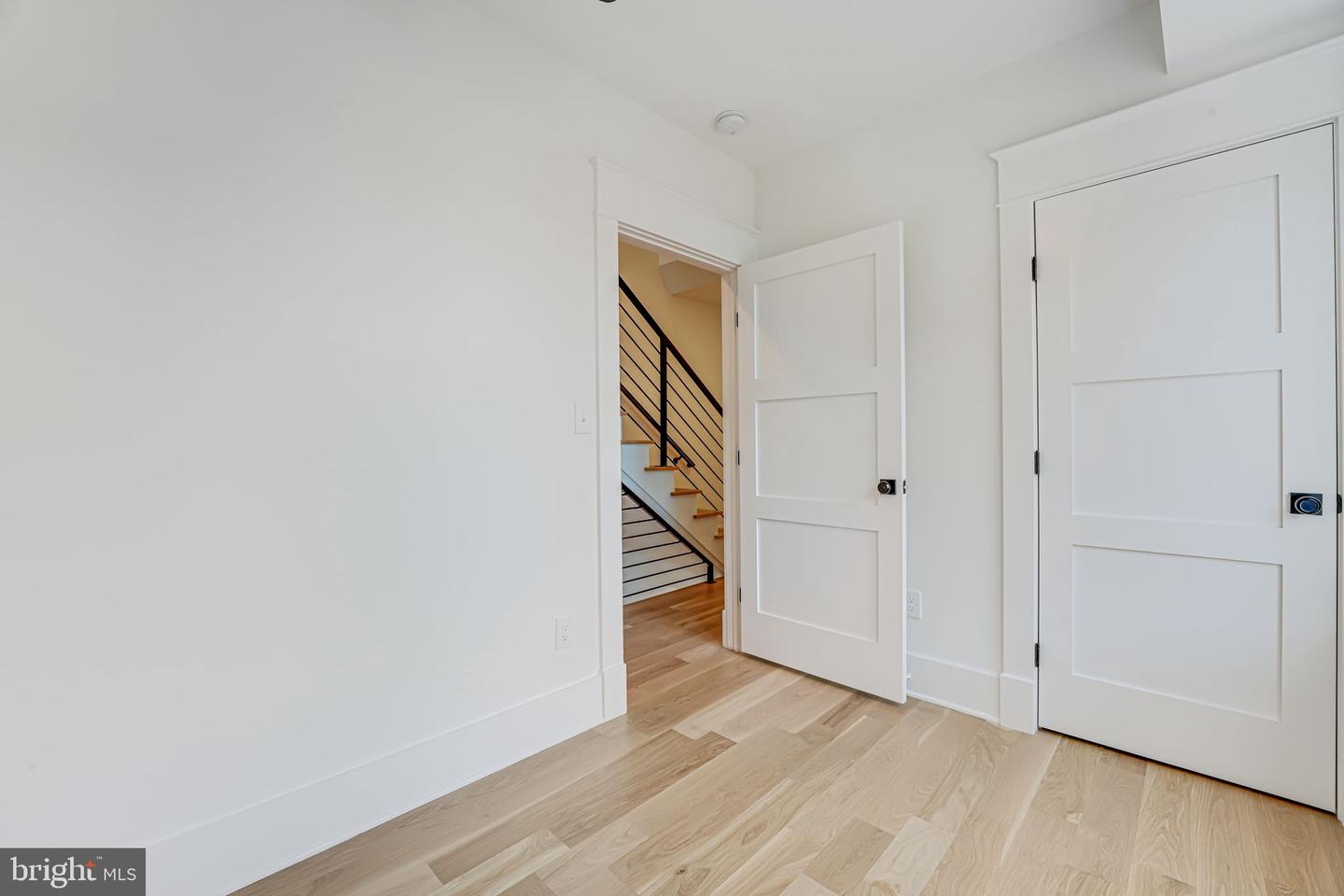 812 6TH ST NE, WASHINGTON, District Of Columbia 20002, 5 Bedrooms Bedrooms, ,4 BathroomsBathrooms,Residential,For sale,812 6TH ST NE,DCDC2162546 MLS # DCDC2162546