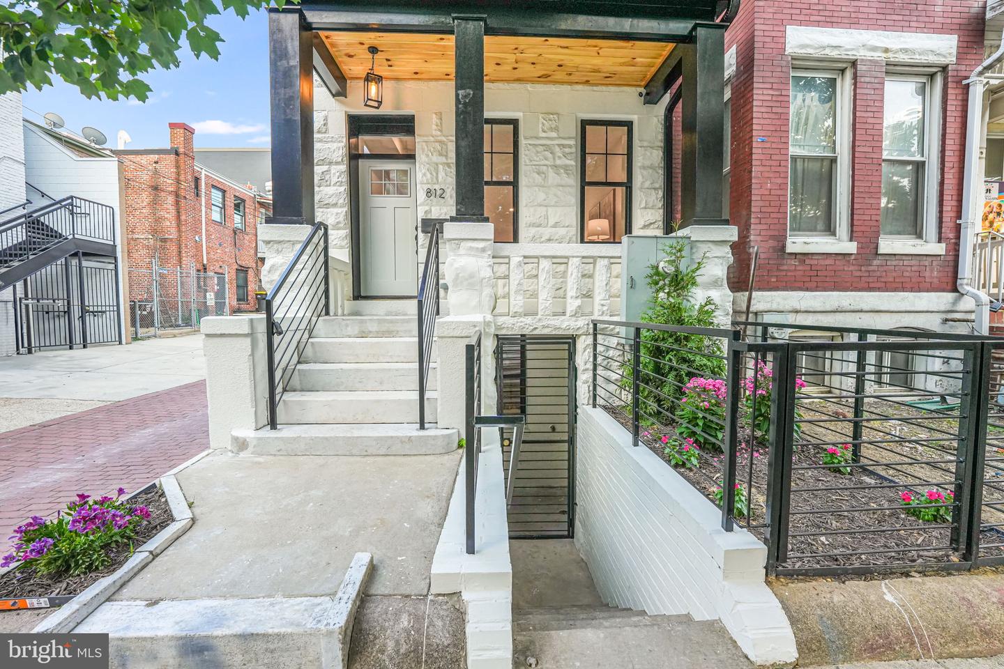 812 6TH ST NE, WASHINGTON, District Of Columbia 20002, 5 Bedrooms Bedrooms, ,4 BathroomsBathrooms,Residential,For sale,812 6TH ST NE,DCDC2162546 MLS # DCDC2162546