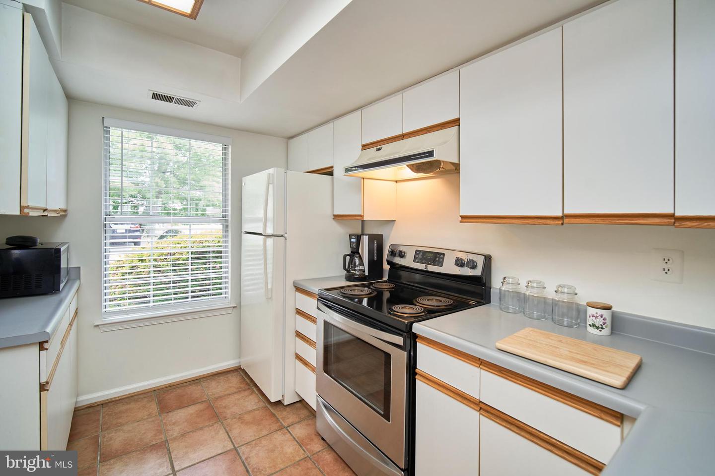 3361 LAKESIDE VIEW DR #8-7, FALLS CHURCH, Virginia 22041, 2 Bedrooms Bedrooms, ,2 BathroomsBathrooms,Residential,For sale,3361 LAKESIDE VIEW DR #8-7,VAFX2204656 MLS # VAFX2204656