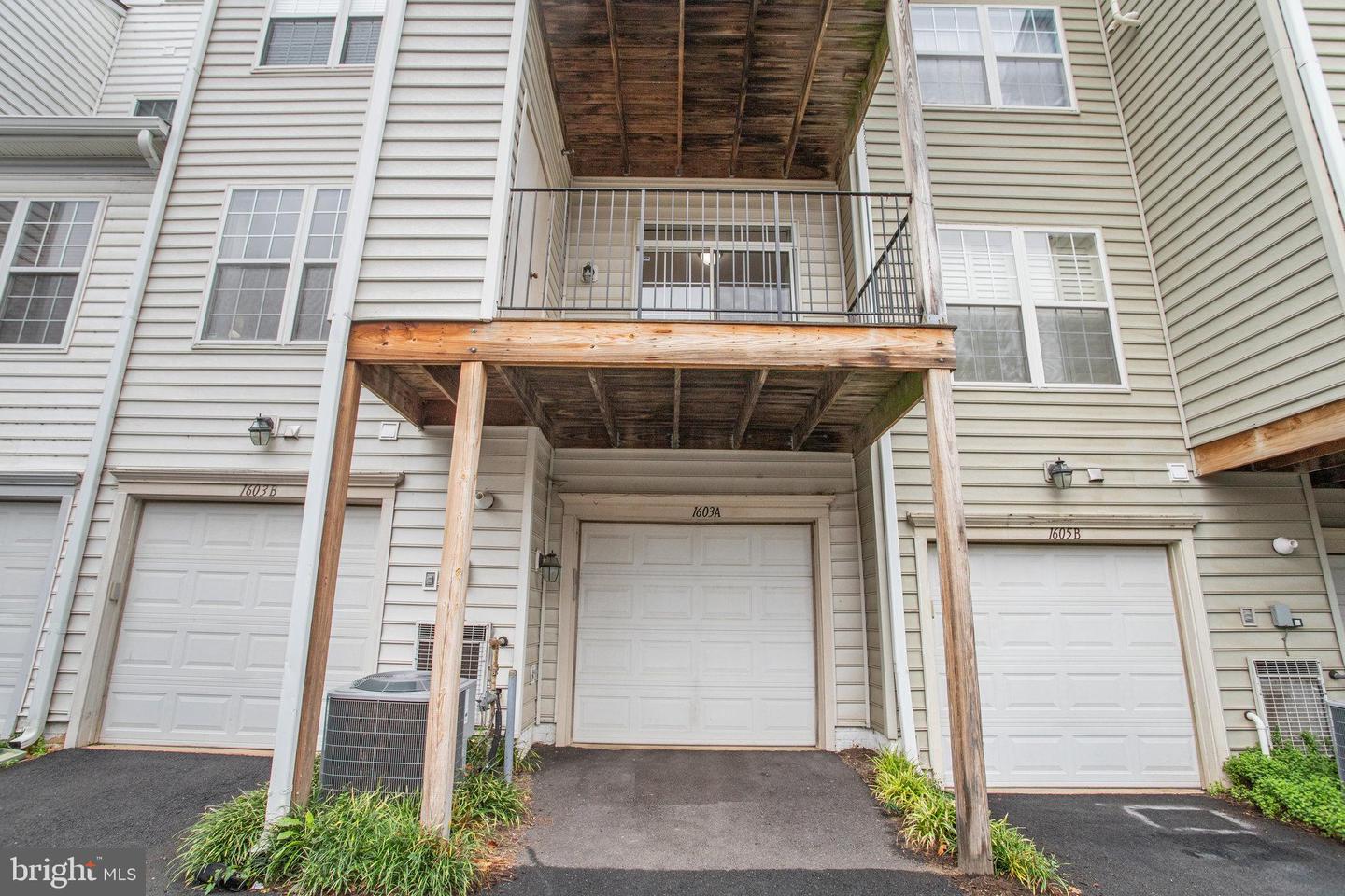 1603 HUNTING CREEK DR #A, ALEXANDRIA, Virginia 22314, 2 Bedrooms Bedrooms, ,2 BathroomsBathrooms,Residential,For sale,1603 HUNTING CREEK DR #A,VAAX2038606 MLS # VAAX2038606