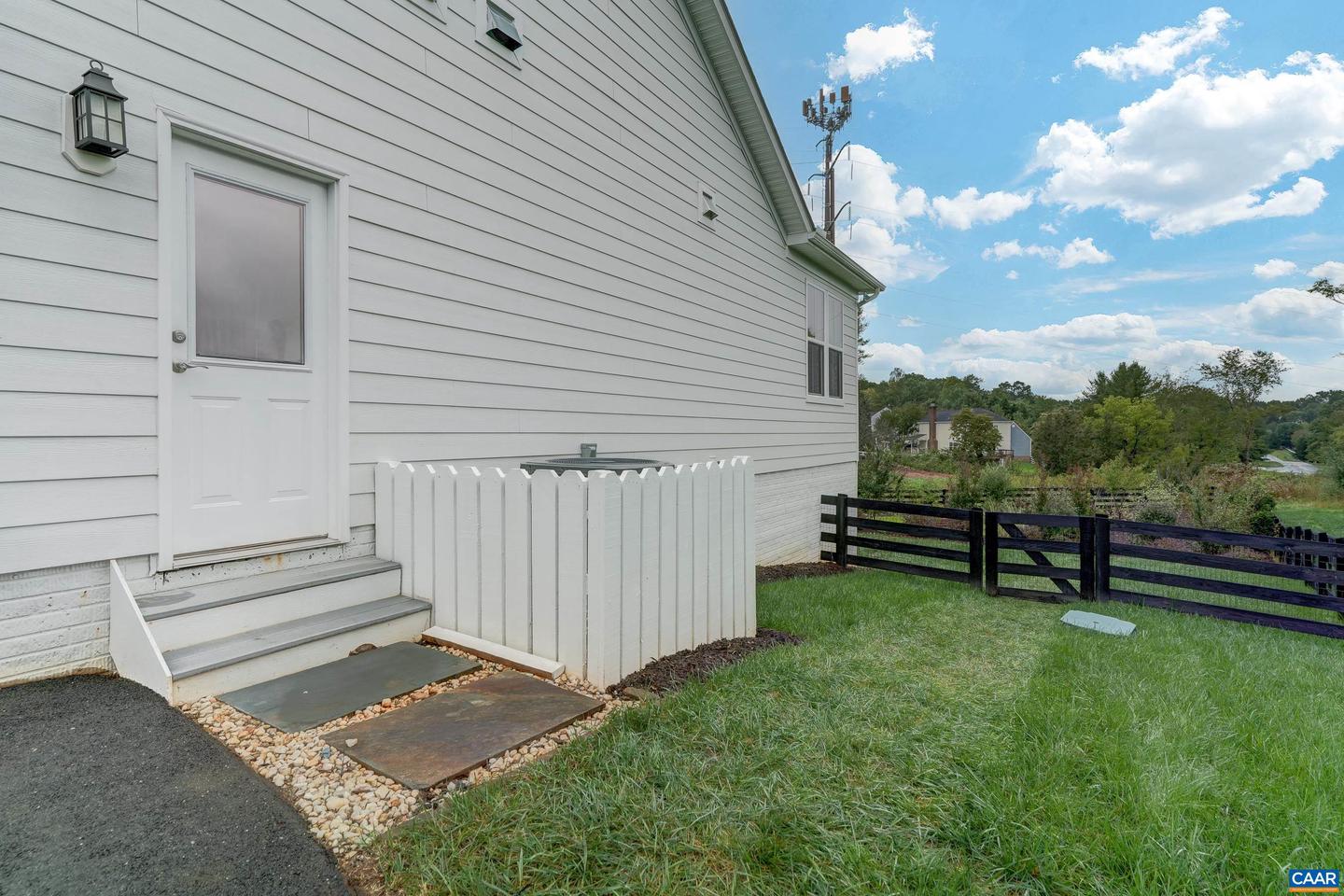 607 BLEEKER ST, CHARLOTTESVILLE, Virginia 22903, 6 Bedrooms Bedrooms, ,5 BathroomsBathrooms,Residential,For sale,607 BLEEKER ST,657431 MLS # 657431