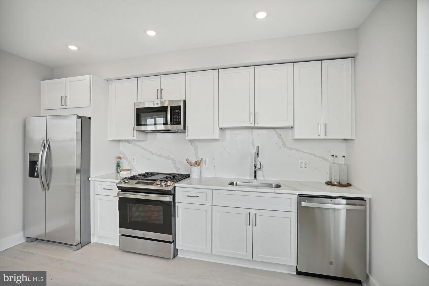 901 19TH ST NE #11, WASHINGTON, District Of Columbia 20002, 1 Bedroom Bedrooms, ,1 BathroomBathrooms,Residential,For sale,901 19TH ST NE #11,DCDC2162824 MLS # DCDC2162824