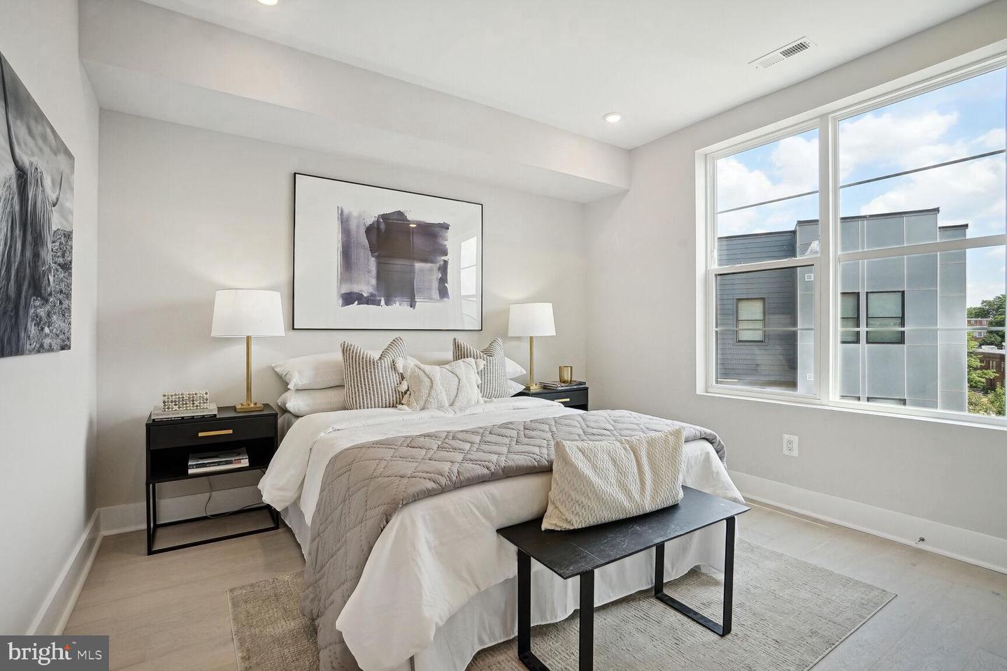901 19TH ST NE #11, WASHINGTON, District Of Columbia 20002, 1 Bedroom Bedrooms, ,1 BathroomBathrooms,Residential,For sale,901 19TH ST NE #11,DCDC2162824 MLS # DCDC2162824