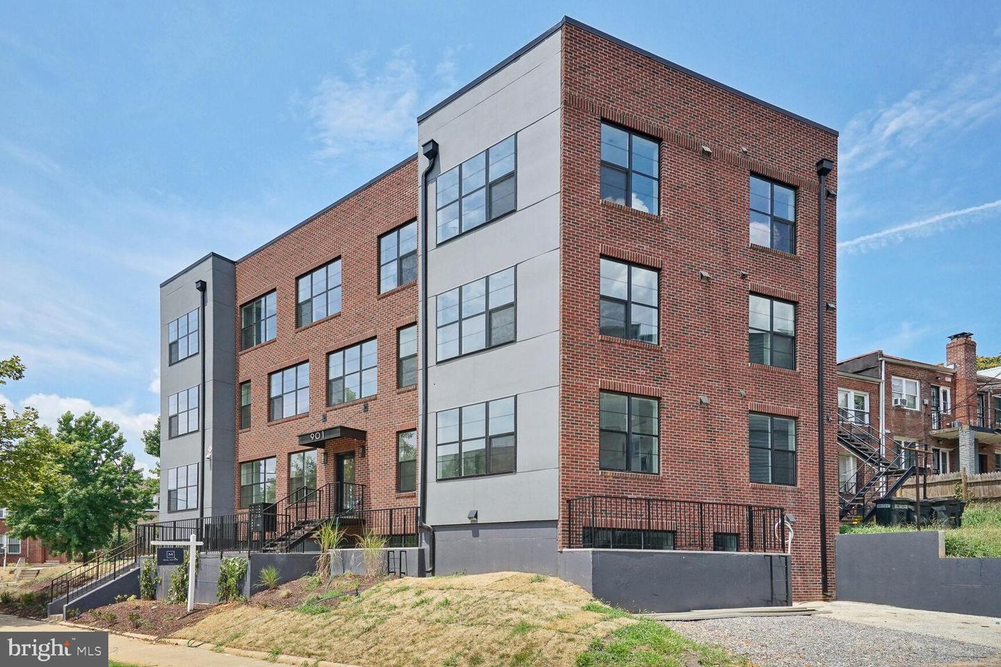 901 19TH ST NE #PH1, WASHINGTON, District Of Columbia 20002, 1 Bedroom Bedrooms, ,1 BathroomBathrooms,Residential,For sale,901 19TH ST NE #PH1,DCDC2162830 MLS # DCDC2162830