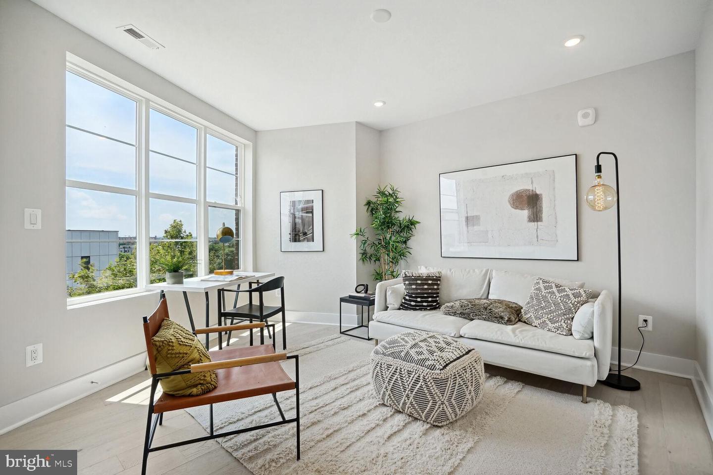 901 19TH ST NE #PH1, WASHINGTON, District Of Columbia 20002, 1 Bedroom Bedrooms, ,1 BathroomBathrooms,Residential,For sale,901 19TH ST NE #PH1,DCDC2162830 MLS # DCDC2162830