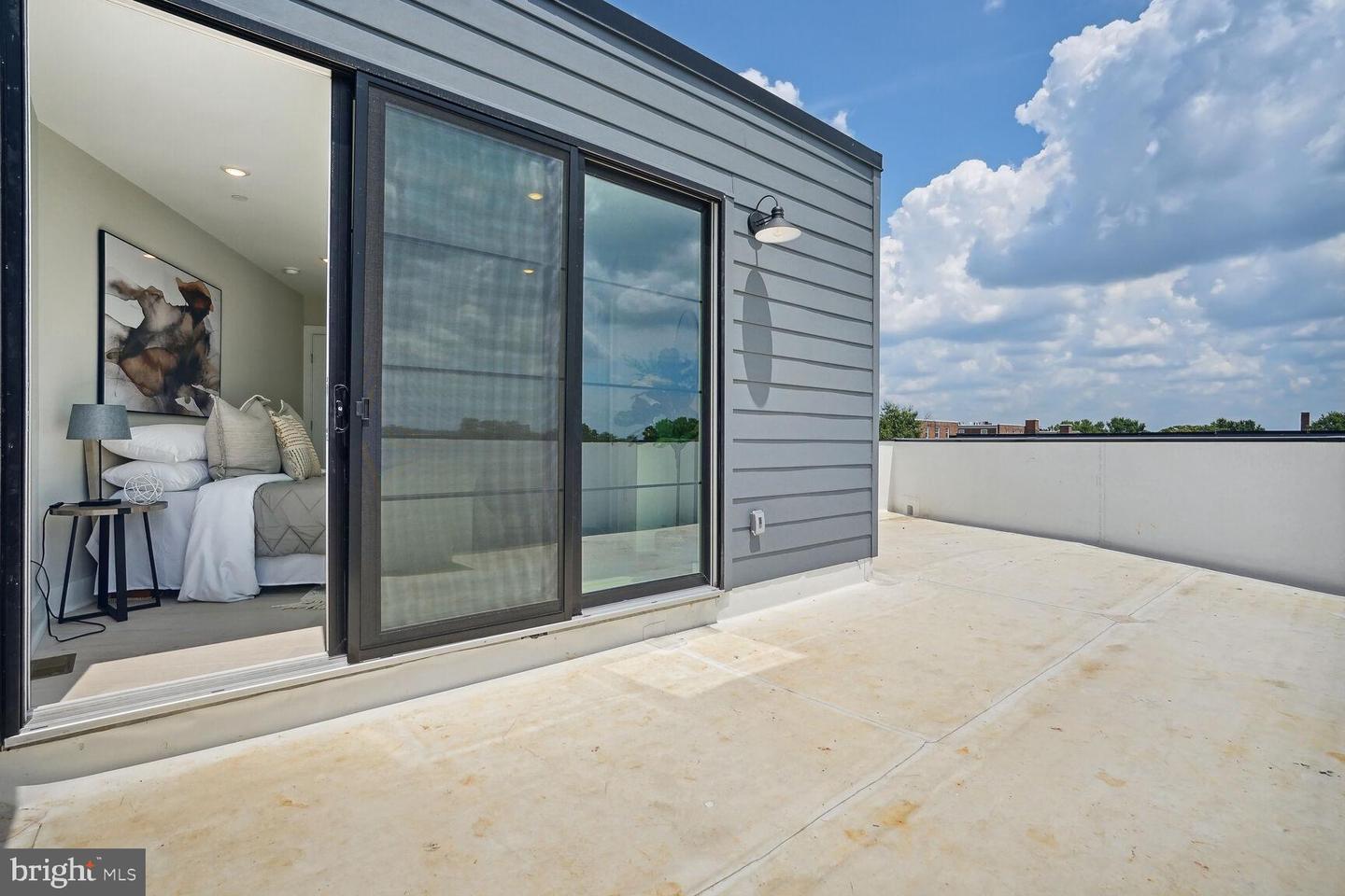 901 19TH ST NE #PH1, WASHINGTON, District Of Columbia 20002, 1 Bedroom Bedrooms, ,1 BathroomBathrooms,Residential,For sale,901 19TH ST NE #PH1,DCDC2162830 MLS # DCDC2162830