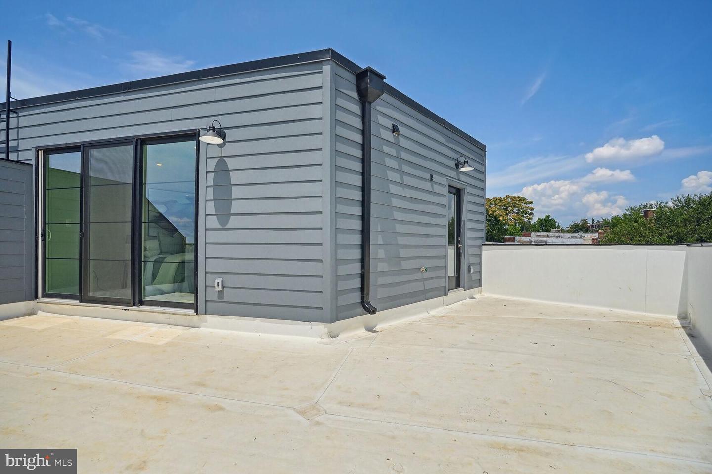 901 19TH ST NE #PH1, WASHINGTON, District Of Columbia 20002, 1 Bedroom Bedrooms, ,1 BathroomBathrooms,Residential,For sale,901 19TH ST NE #PH1,DCDC2162830 MLS # DCDC2162830
