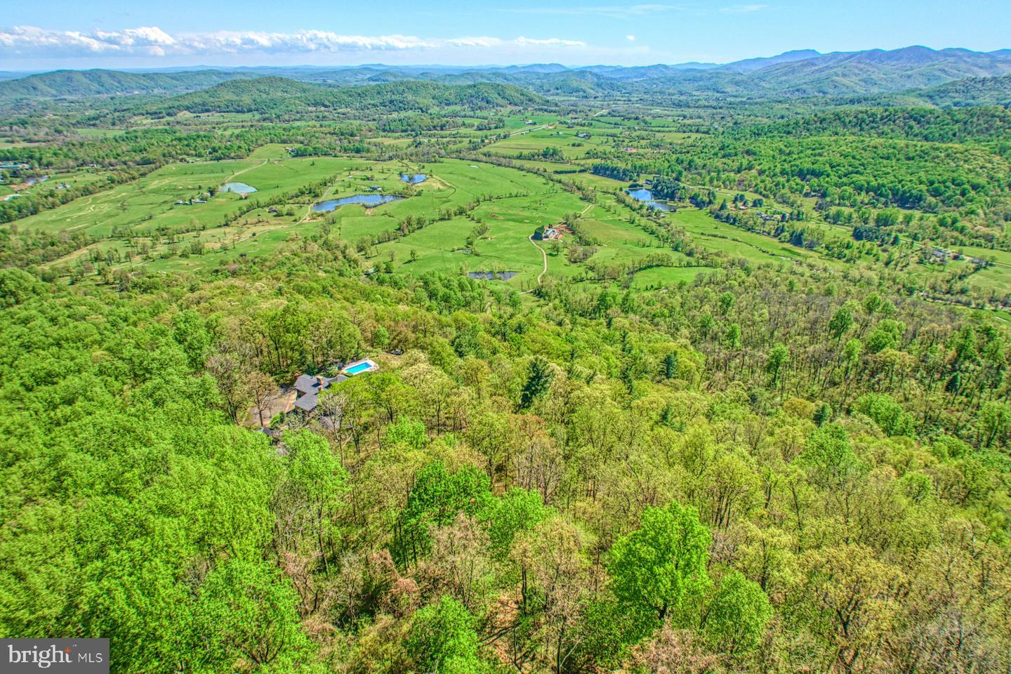 300 REALITY FARM LN, WASHINGTON, Virginia 22747, 8 Bedrooms Bedrooms, ,6 BathroomsBathrooms,Residential,For sale,300 REALITY FARM LN,VARP2001394 MLS # VARP2001394