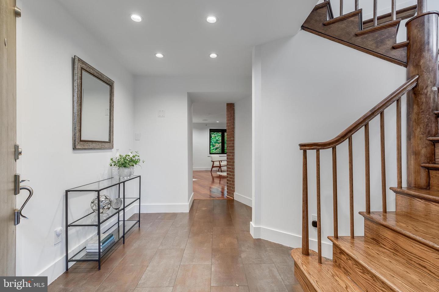 2720 N FILLMORE ST, ARLINGTON, Virginia 22207, 5 Bedrooms Bedrooms, ,5 BathroomsBathrooms,Residential,For sale,2720 N FILLMORE ST,VAAR2047692 MLS # VAAR2047692