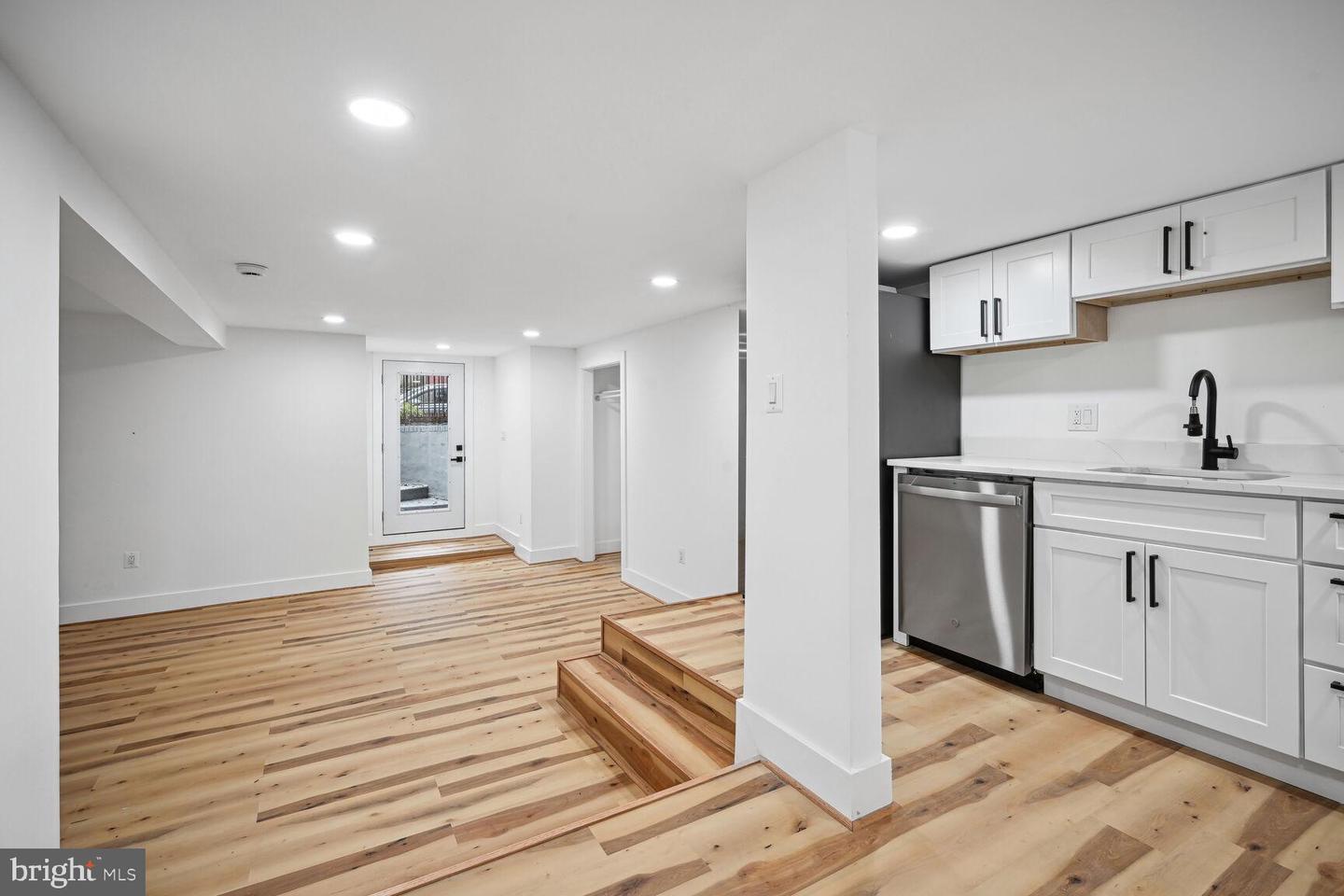 473 M ST NW #1, WASHINGTON, District Of Columbia 20001, 2 Bedrooms Bedrooms, ,3 BathroomsBathrooms,Residential,For sale,473 M ST NW #1,DCDC2159364 MLS # DCDC2159364