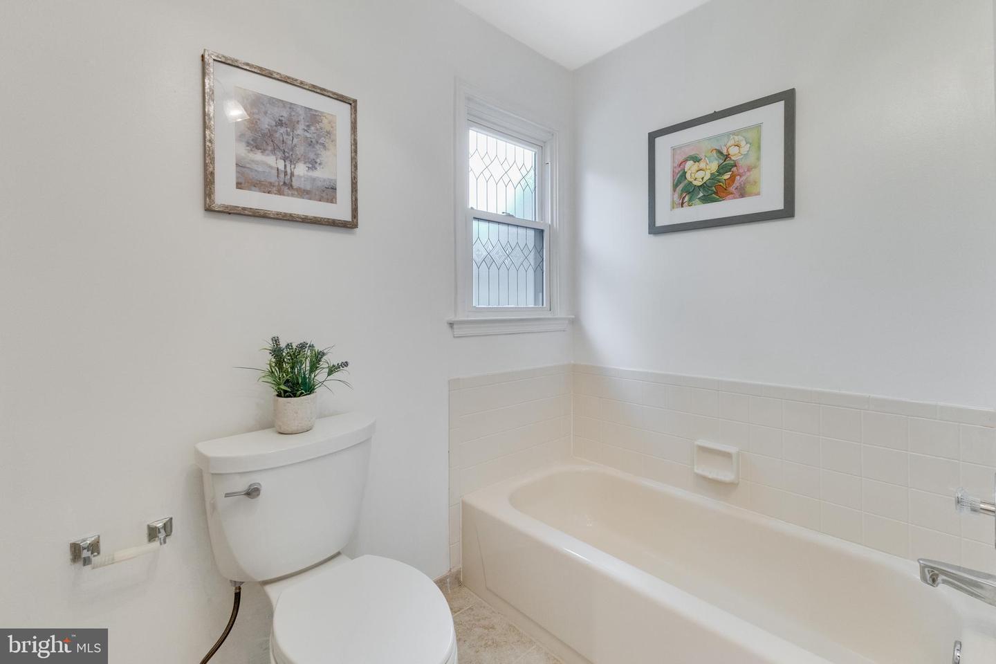 7827 BOLD LION LN, ALEXANDRIA, Virginia 22315, 4 Bedrooms Bedrooms, ,2 BathroomsBathrooms,Residential,For sale,7827 BOLD LION LN,VAFX2203866 MLS # VAFX2203866