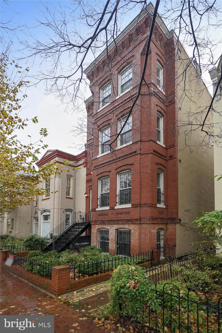 651 CONSTITUTION AVE NE #1-4, WASHINGTON, District Of Columbia 20002, 5 Bedrooms Bedrooms, 13 Rooms Rooms,4 BathroomsBathrooms,Residential,For sale,651 CONSTITUTION AVE NE #1-4,DCDC2162014 MLS # DCDC2162014