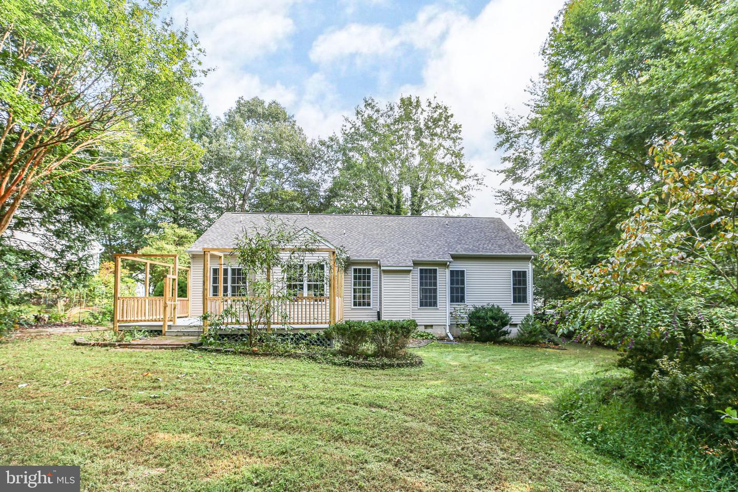 6713 AUTUMN WOOD DR, SPOTSYLVANIA, Virginia 22553, 3 Bedrooms Bedrooms, ,2 BathroomsBathrooms,Residential,For sale,6713 AUTUMN WOOD DR,VASP2028352 MLS # VASP2028352