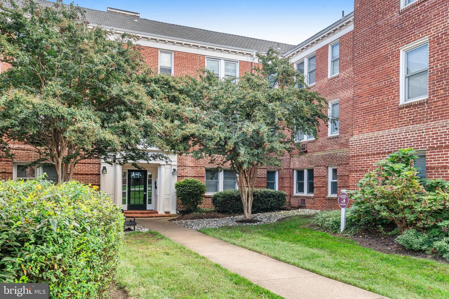 906 S WASHINGTON ST #306, ALEXANDRIA, Virginia 22314, 1 Bedroom Bedrooms, ,1 BathroomBathrooms,Residential,For sale,906 S WASHINGTON ST #306,VAAX2038642 MLS # VAAX2038642