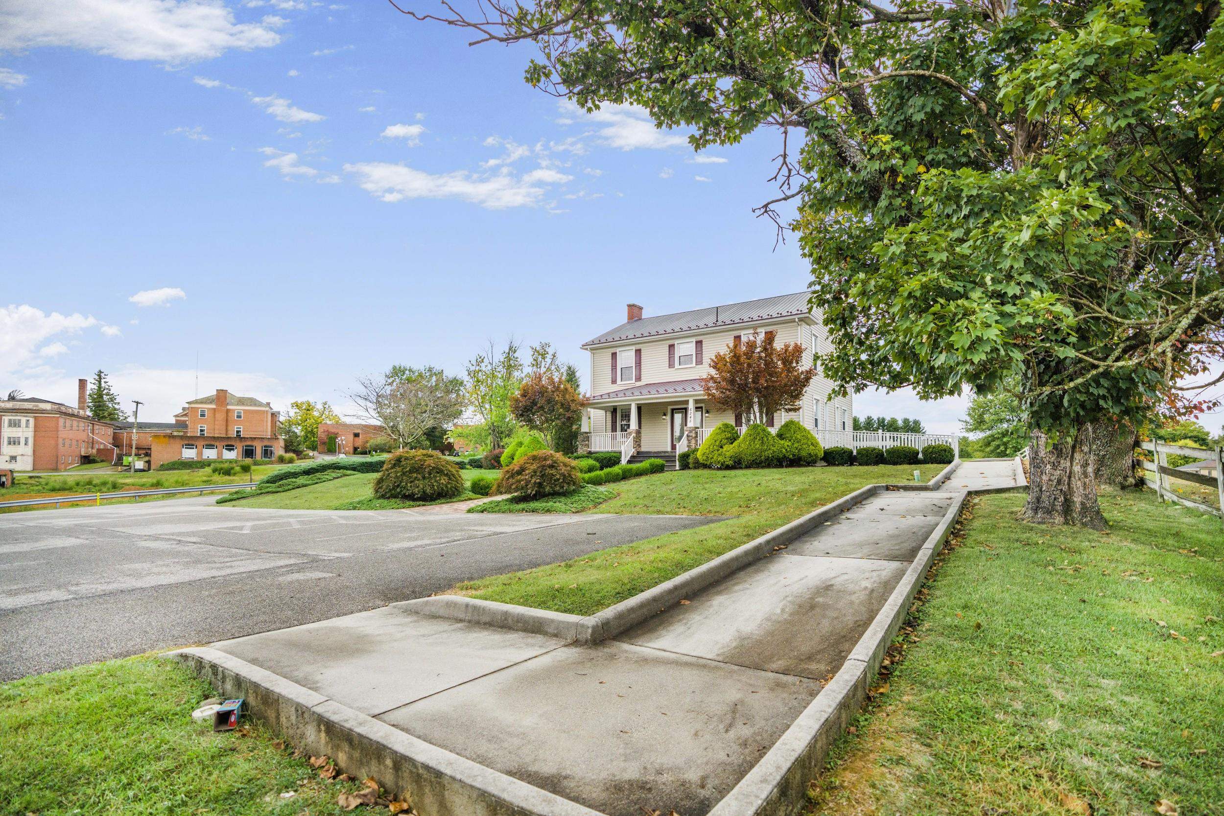 6245 UNIVERSITY PARK DR, RADFORD, Virginia 24141, ,Commercial,6245 UNIVERSITY PARK DR,657506 MLS # 657506
