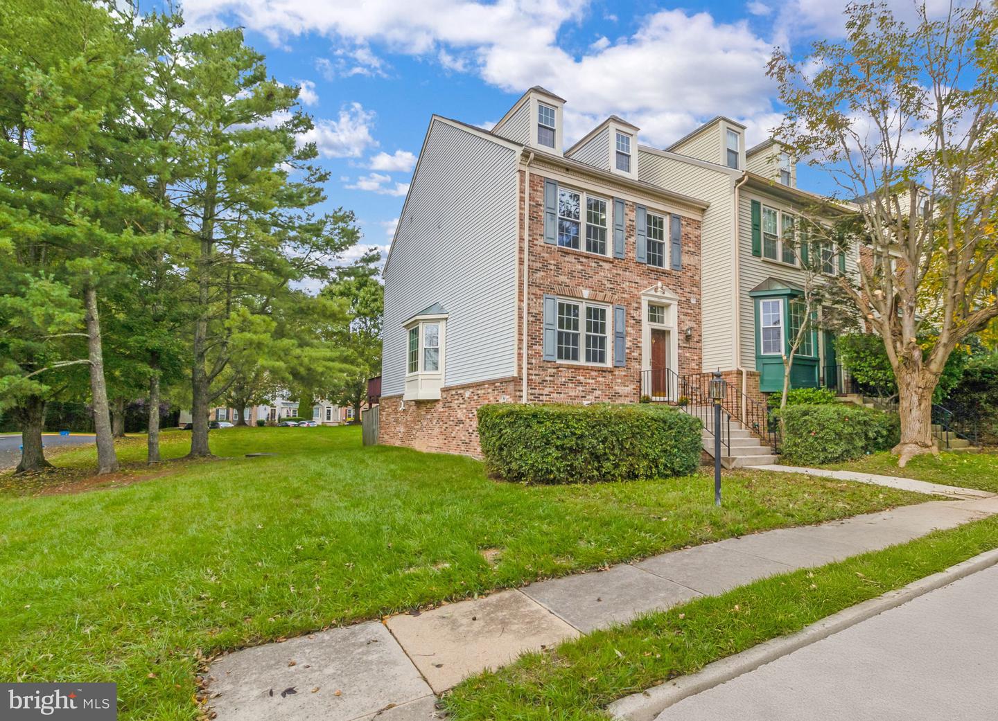 8887 EAGLE ROCK LN, SPRINGFIELD, Virginia 22153, 4 Bedrooms Bedrooms, ,3 BathroomsBathrooms,Residential,For sale,8887 EAGLE ROCK LN,VAFX2192388 MLS # VAFX2192388