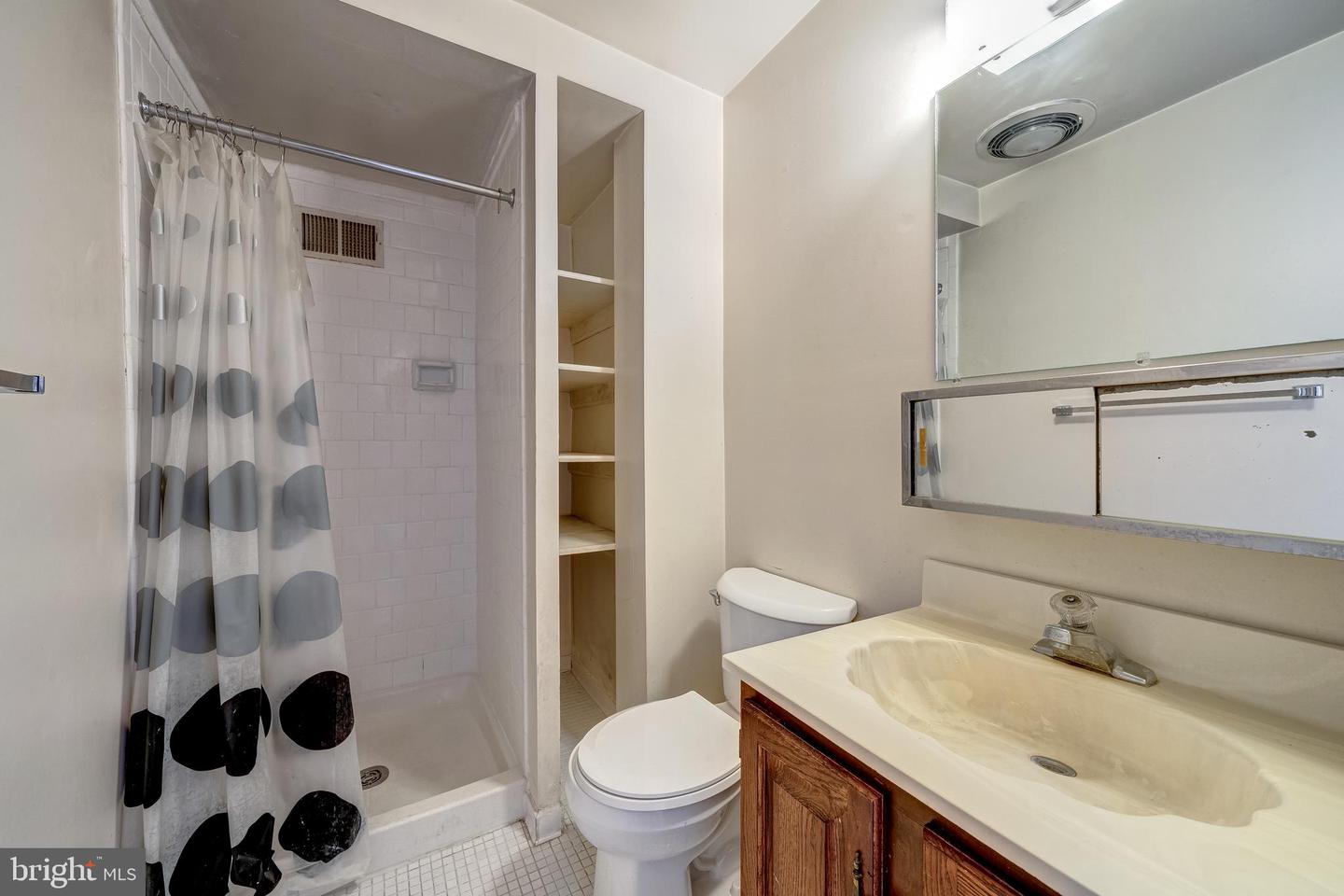 1427 S ST NW, WASHINGTON, District Of Columbia 20009, 4 Bedrooms Bedrooms, ,3 BathroomsBathrooms,Residential,For sale,1427 S ST NW,DCDC2151302 MLS # DCDC2151302