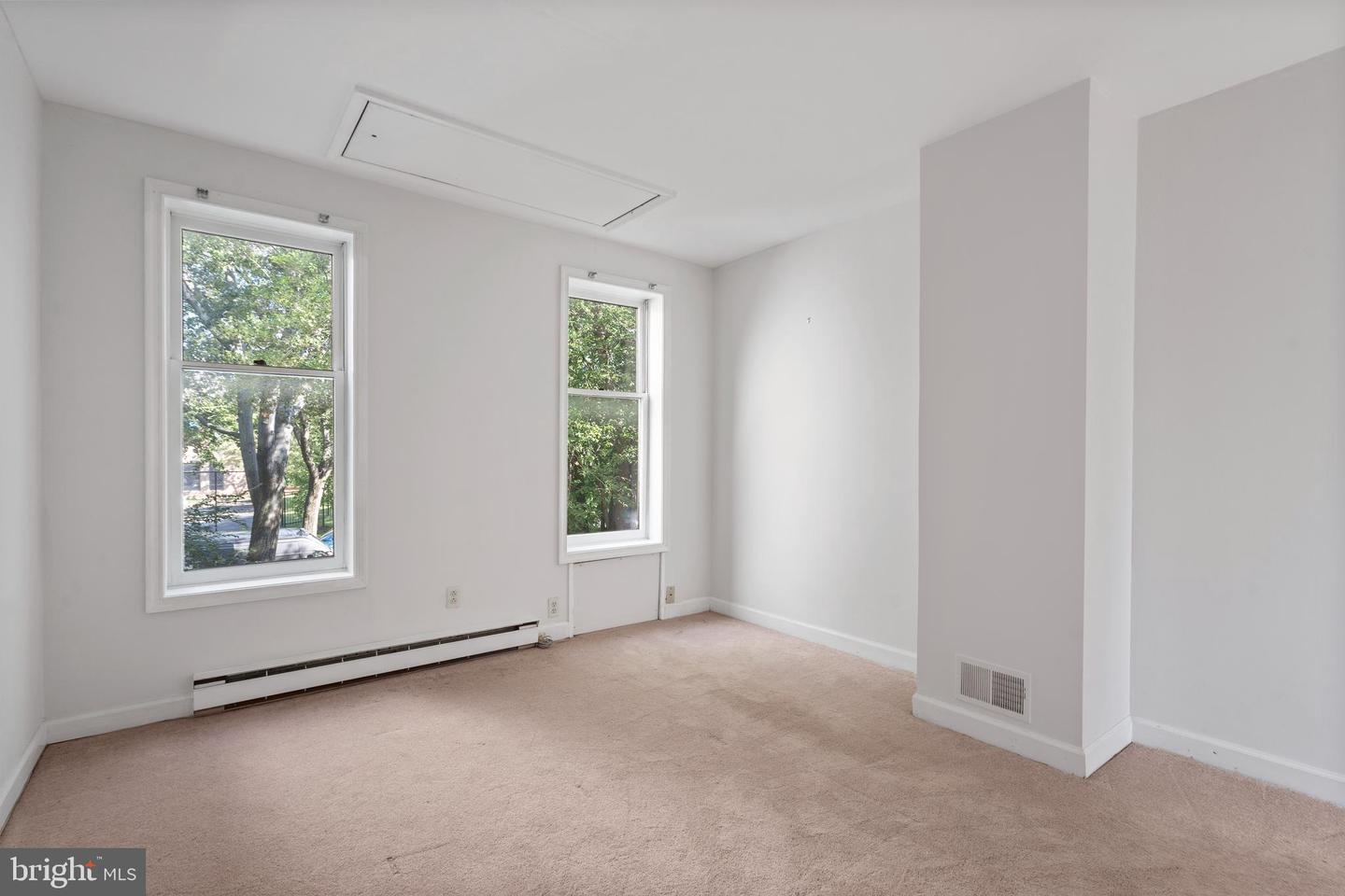 642 9TH ST NE, WASHINGTON, District Of Columbia 20002, 1 Bedroom Bedrooms, ,1 BathroomBathrooms,Residential,For sale,642 9TH ST NE,DCDC2156362 MLS # DCDC2156362