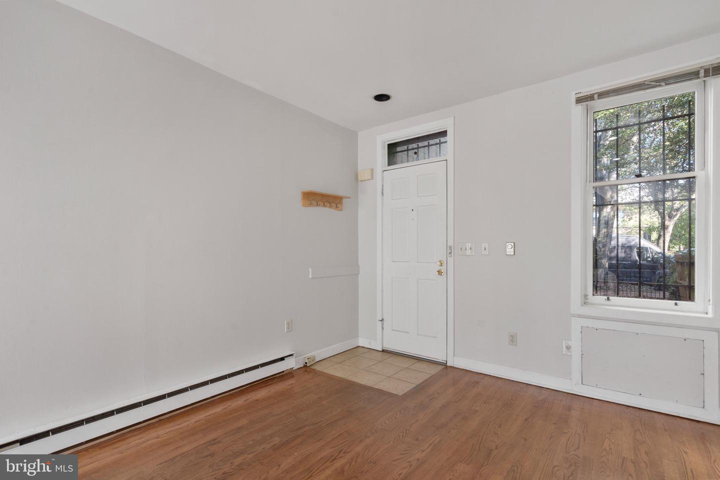 642 9TH ST NE, WASHINGTON, District Of Columbia 20002, 1 Bedroom Bedrooms, ,1 BathroomBathrooms,Residential,For sale,642 9TH ST NE,DCDC2156362 MLS # DCDC2156362