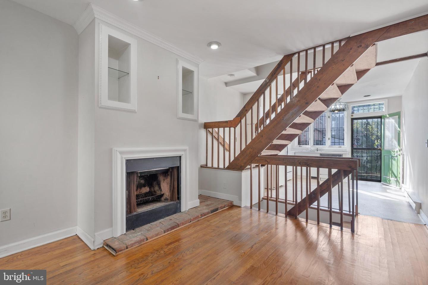 642 9TH ST NE, WASHINGTON, District Of Columbia 20002, 1 Bedroom Bedrooms, ,1 BathroomBathrooms,Residential,For sale,642 9TH ST NE,DCDC2156362 MLS # DCDC2156362