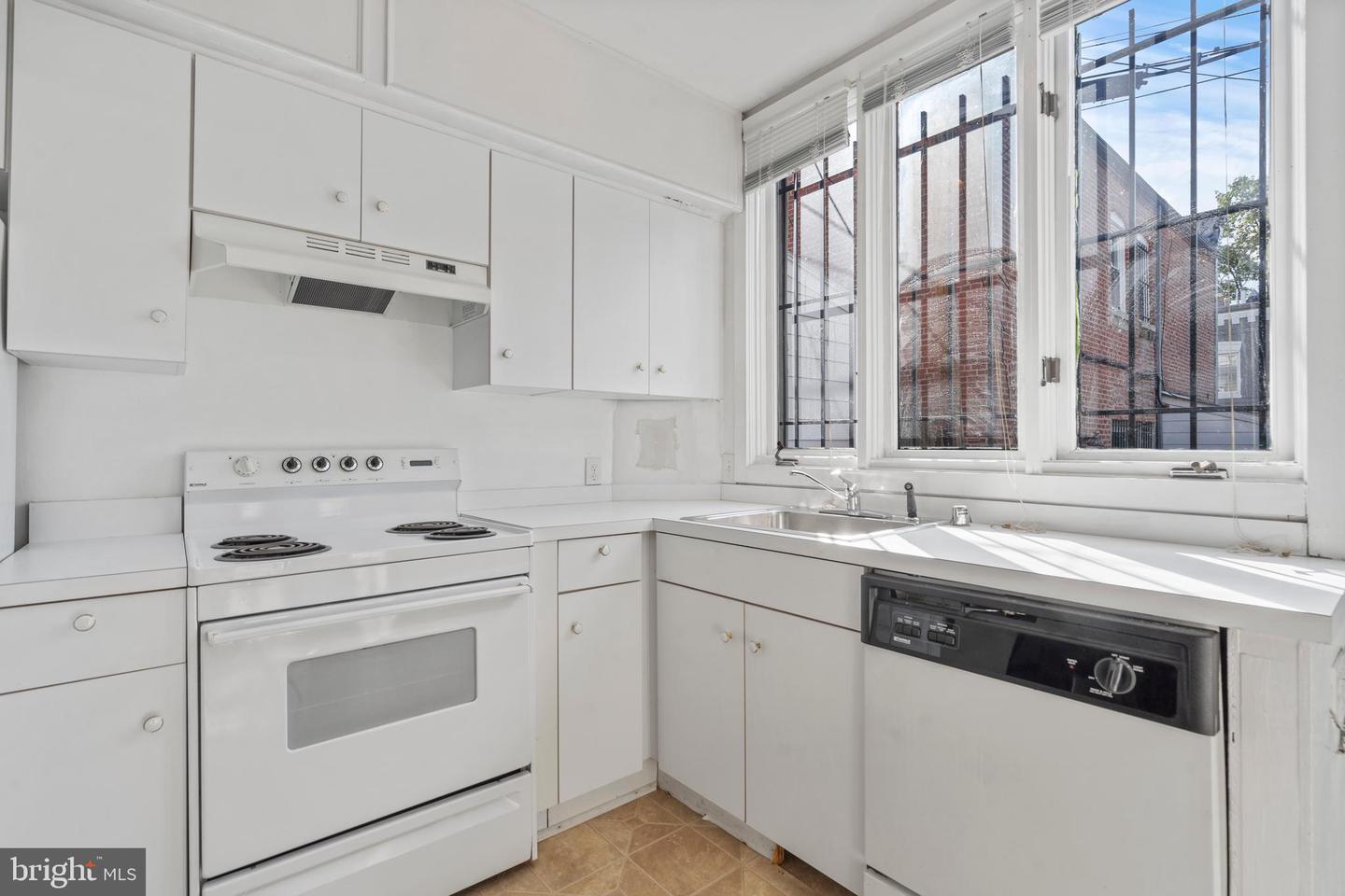 642 9TH ST NE, WASHINGTON, District Of Columbia 20002, 1 Bedroom Bedrooms, ,1 BathroomBathrooms,Residential,For sale,642 9TH ST NE,DCDC2156362 MLS # DCDC2156362