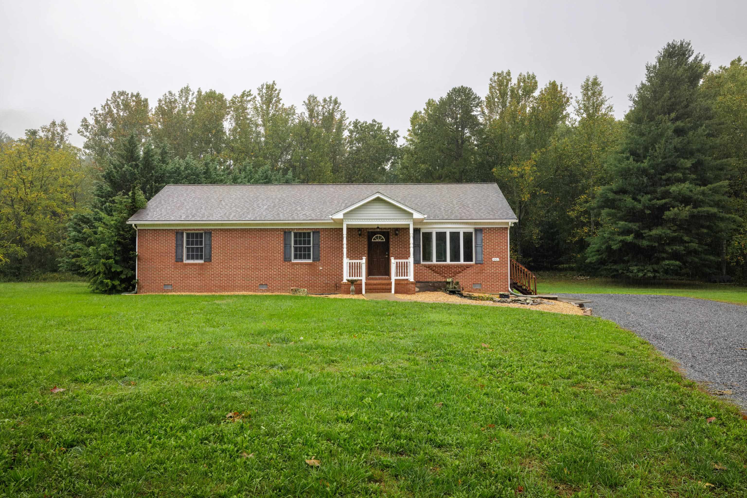 1002 JOLLETT RD, ELKTON, Virginia 22827, 3 Bedrooms Bedrooms, ,2 BathroomsBathrooms,Residential,1002 JOLLETT RD,657505 MLS # 657505