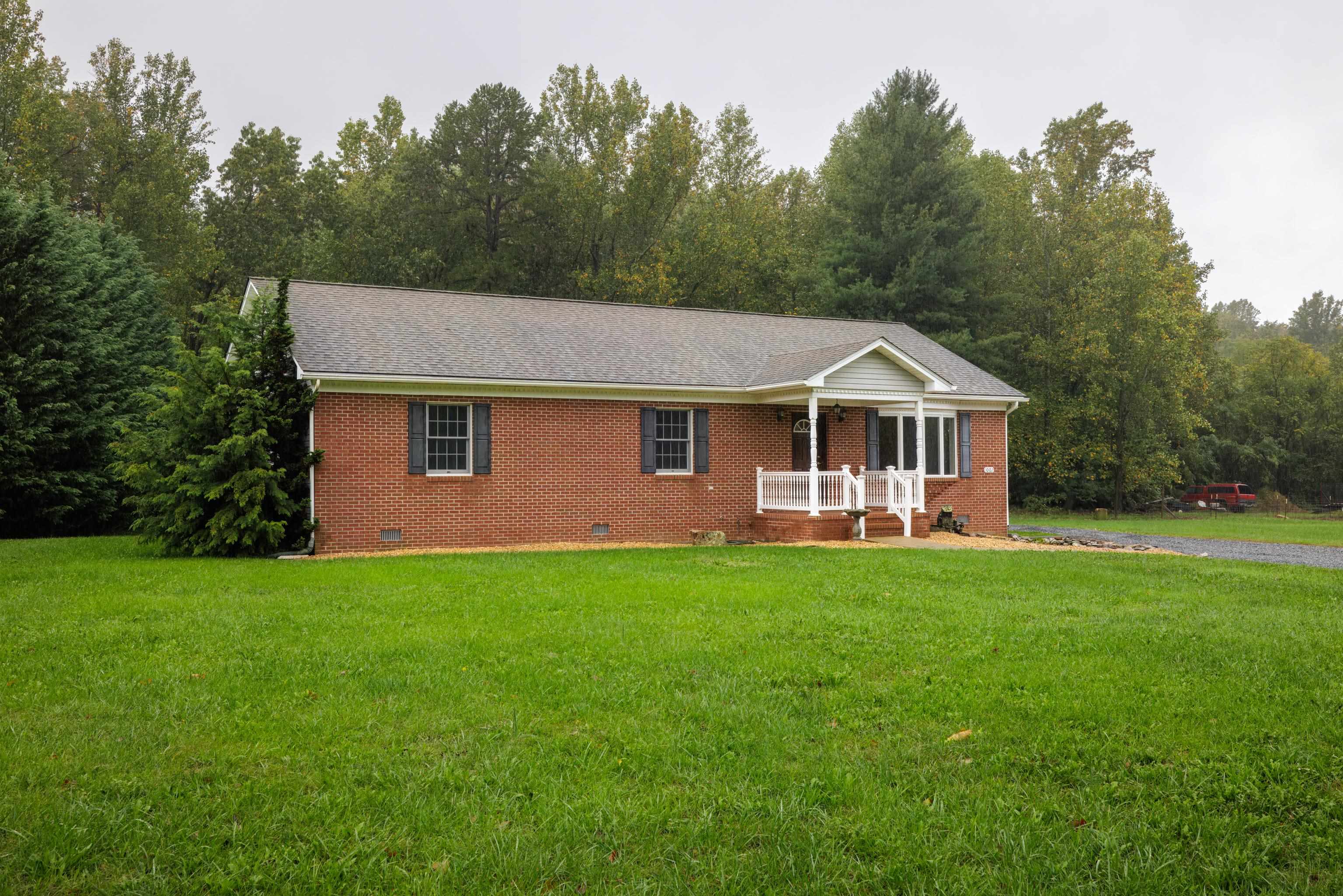 1002 JOLLETT RD, ELKTON, Virginia 22827, 3 Bedrooms Bedrooms, ,2 BathroomsBathrooms,Residential,1002 JOLLETT RD,657505 MLS # 657505