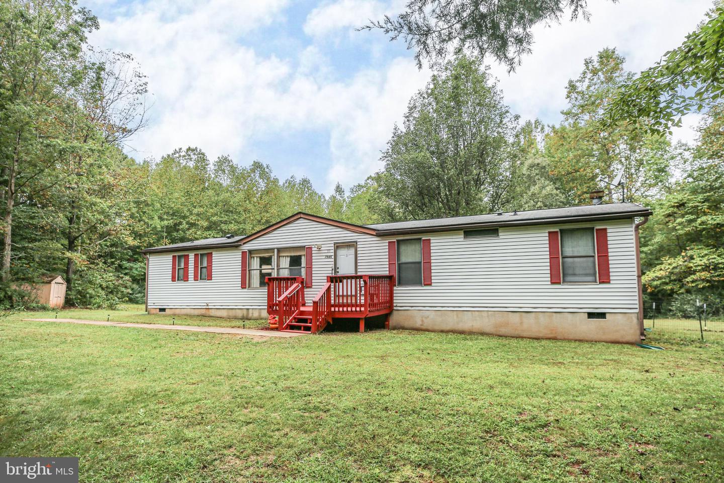 7946 CAMP TOWN RD, SPOTSYLVANIA, Virginia 22551, 3 Bedrooms Bedrooms, ,2 BathroomsBathrooms,Residential,For sale,7946 CAMP TOWN RD,VASP2027684 MLS # VASP2027684