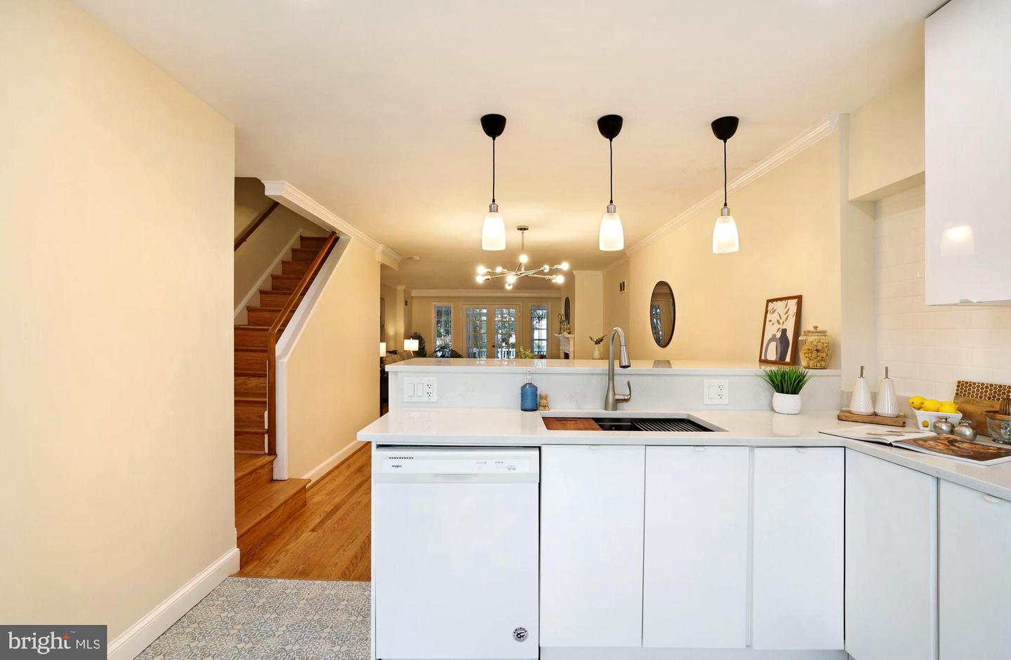 906 NEW HAMPSHIRE AVE NW, WASHINGTON, District Of Columbia 20037, 3 Bedrooms Bedrooms, ,3 BathroomsBathrooms,Residential,For sale,906 NEW HAMPSHIRE AVE NW,DCDC2159388 MLS # DCDC2159388