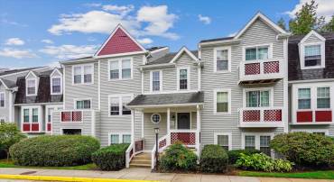 12938 GRAYS POINTE RD #12938A, FAIRFAX, Virginia 22033, 1 Bedroom Bedrooms, ,1 BathroomBathrooms,Residential,For sale,12938 GRAYS POINTE RD #12938A,VAFX2202200 MLS # VAFX2202200