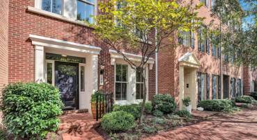 1847 POTOMAC GREENS DR, ALEXANDRIA, Virginia 22314, 4 Bedrooms Bedrooms, ,3 BathroomsBathrooms,Residential,For sale,1847 POTOMAC GREENS DR,VAAX2038210 MLS # VAAX2038210