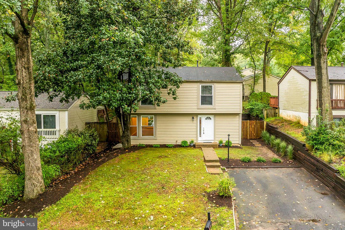 11565 SHADBUSH CT, RESTON, Virginia 20191, 5 Bedrooms Bedrooms, ,3 BathroomsBathrooms,Residential,For sale,11565 SHADBUSH CT,VAFX2203738 MLS # VAFX2203738