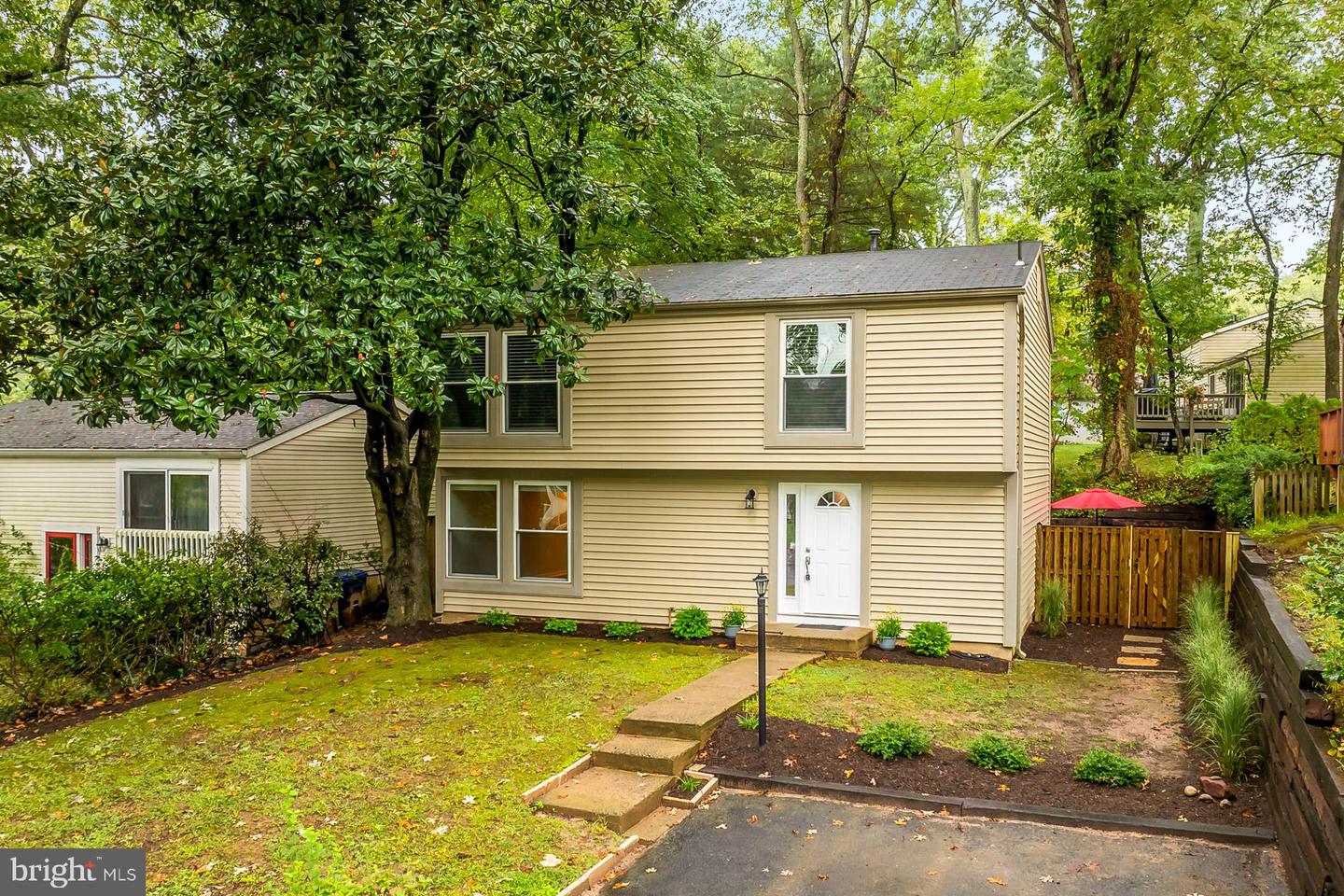 11565 SHADBUSH CT, RESTON, Virginia 20191, 5 Bedrooms Bedrooms, ,3 BathroomsBathrooms,Residential,For sale,11565 SHADBUSH CT,VAFX2203738 MLS # VAFX2203738