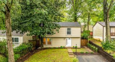 11565 SHADBUSH CT, RESTON, Virginia 20191, 5 Bedrooms Bedrooms, ,3 BathroomsBathrooms,Residential,For sale,11565 SHADBUSH CT,VAFX2203738 MLS # VAFX2203738